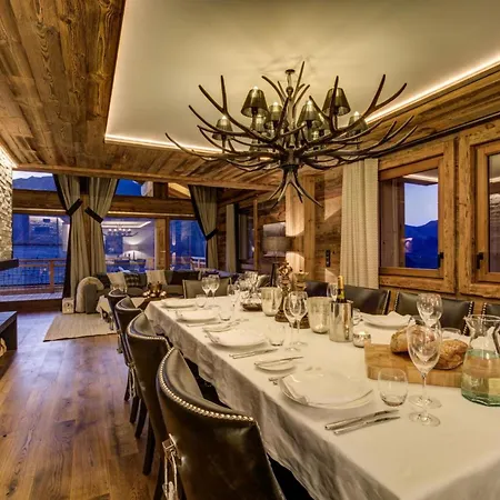Ultra-luxe Chalet With Matterhorn Views 木屋